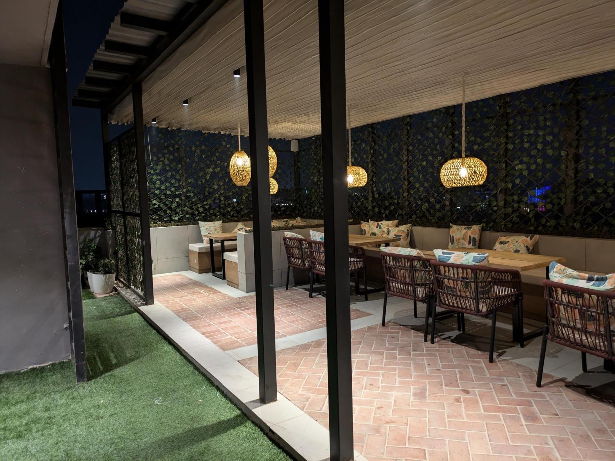 Stay Studio Hotel & Residences Гургаон Екстериор снимка