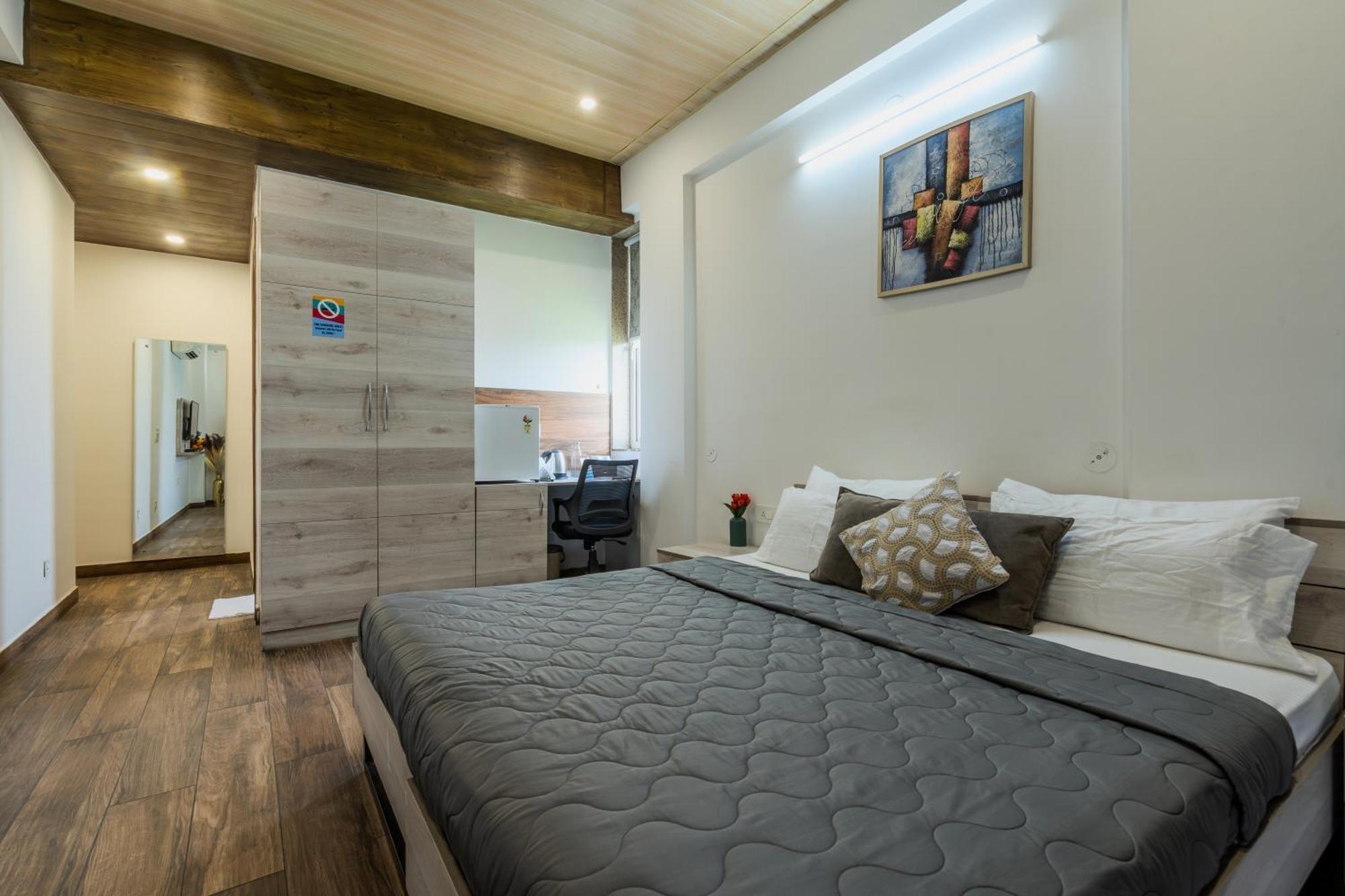 Stay Studio Hotel & Residences Гургаон Екстериор снимка